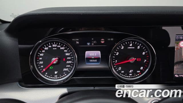 Mercedes-Benz E-Class 2019 — Şəkil 25/32
