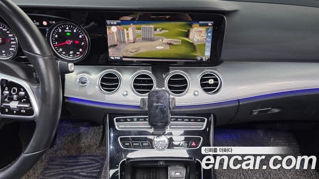 Mercedes-Benz E-Class 2019 — Şəkil 7/32