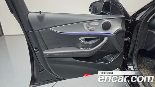 Mercedes-Benz E-Class 2019 — Şəkil 16/32