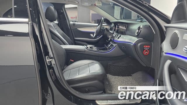 Mercedes-Benz E-Class 2019 — Şəkil 24/32