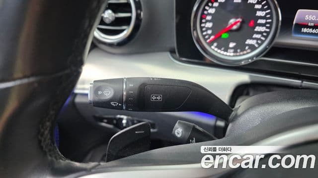 Mercedes-Benz E-Class 2019 — Şəkil 26/32