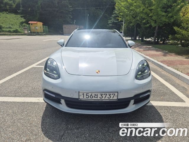 Porsche Panamera 2018 — ფოტო 3/15