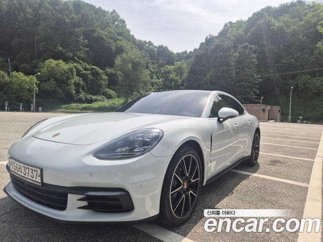 Porsche Panamera 2018 — ფოტო 7/15