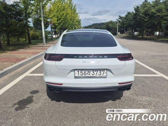 Porsche Panamera 2018 — ფოტო 10/15