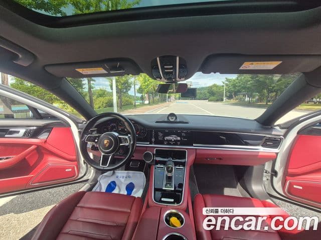 Porsche Panamera 2018 — ფოტო 5/15
