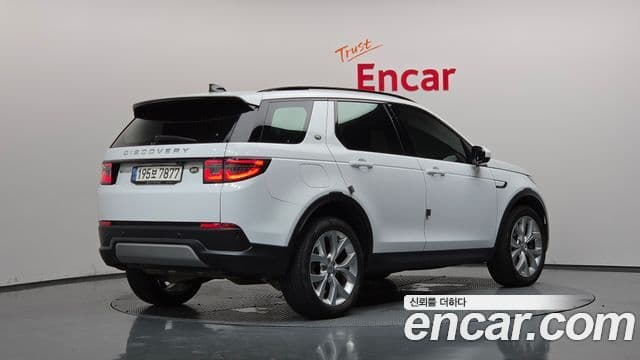 Land Rover Discovery Sport 2022 — Фото 2/20