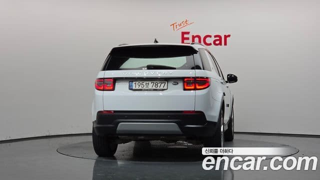Land Rover Discovery Sport 2022 — Фото 4/20