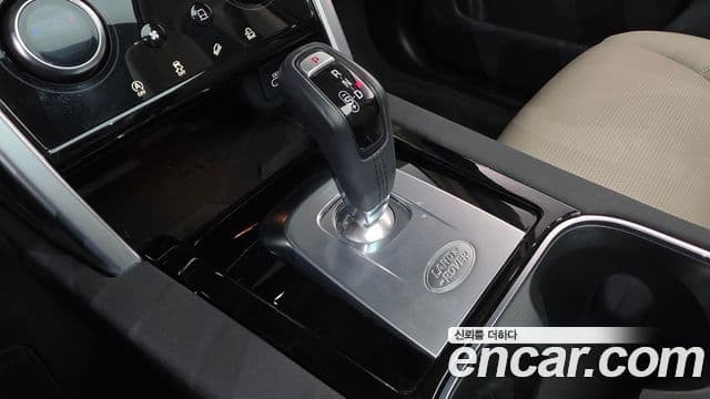 Land Rover Discovery Sport 2022 — Фото 9/20