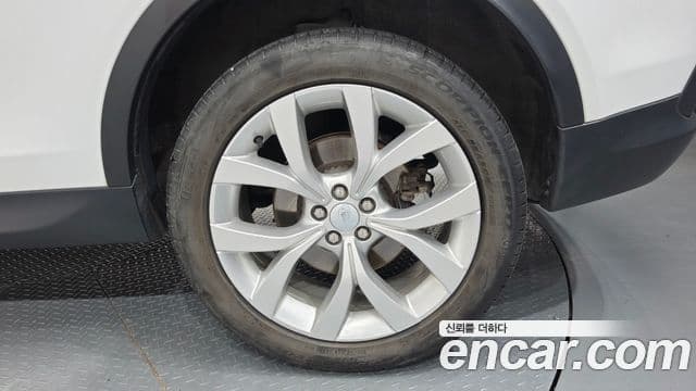 Land Rover Discovery Sport 2022 — ფოტო 27/37