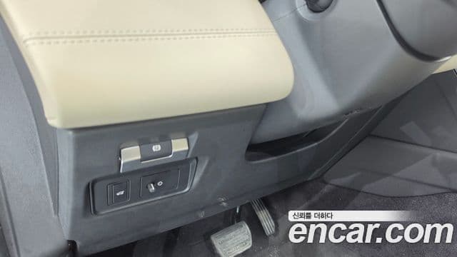 Land Rover Discovery Sport 2022 — ფოტო 5/37