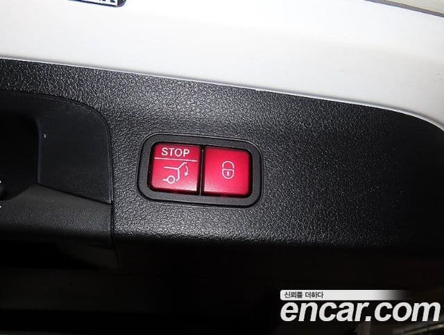 Mercedes-Benz GLS-Class 2022 — Photo 18/20