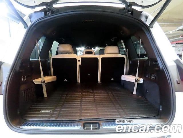 Mercedes-Benz GLS-Class 2022 — Photo 15/20