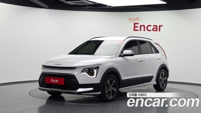 Kia Niro 2022 — Şəkil 8/32
