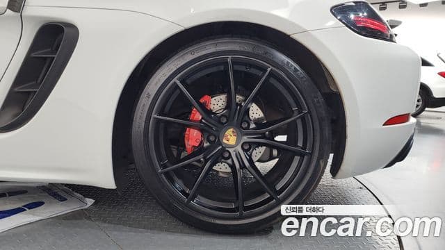 Porsche 718 Boxster 2019 — Şəkil 26/30