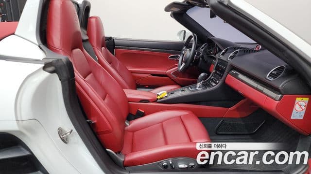 Porsche 718 Boxster 2019 — Şəkil 28/30