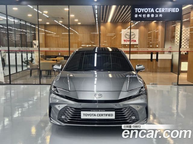 Toyota Camry 2025 — Photo 9/19