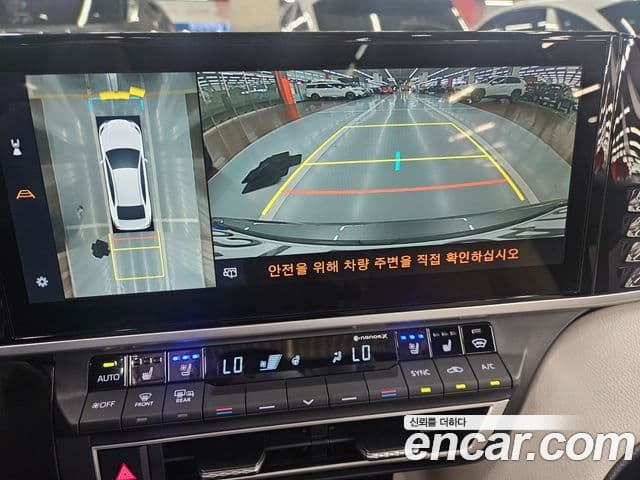 Toyota Camry 2025 — Photo 16/19