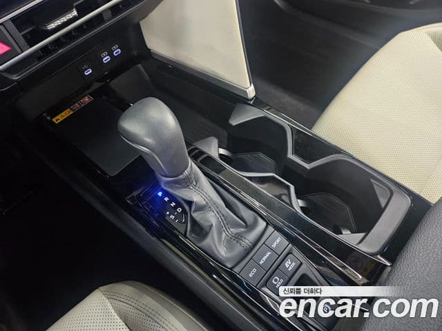 Toyota Camry 2025 — Photo 11/19