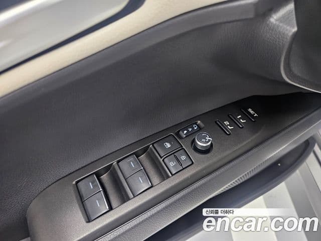 Toyota Camry 2025 — Photo 15/19