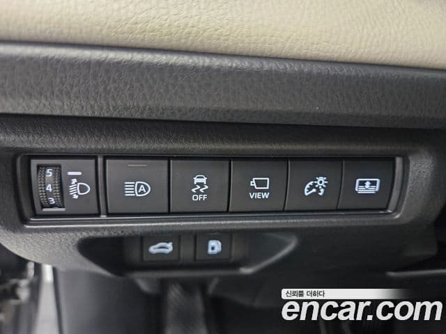 Toyota Camry 2025 — Photo 7/19