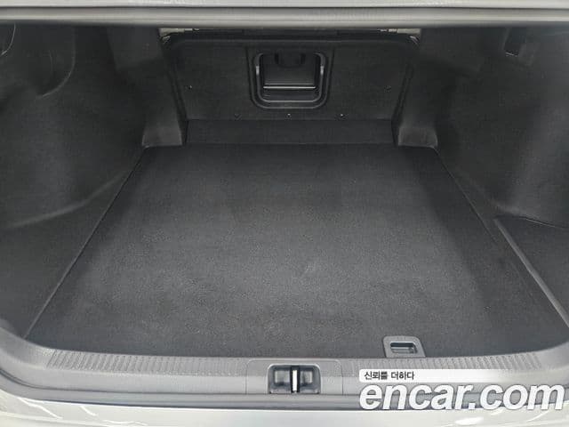 Toyota Camry 2025 — Photo 6/19