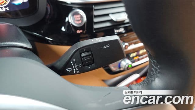 BMW 5 Series 2023 — Photo 19/31