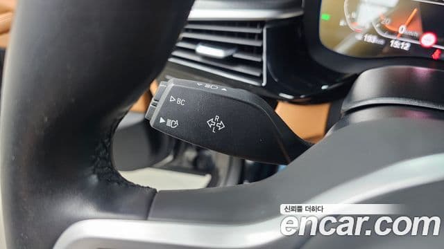 BMW 5 Series 2023 — Photo 22/31