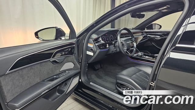 Audi A8 2020 — Photo 18/36
