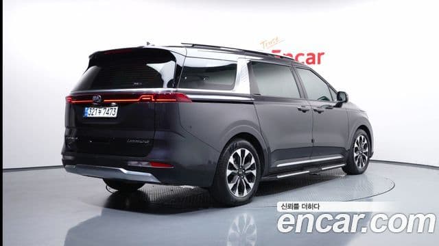 Kia Carnival 2021 — Фото 1/20