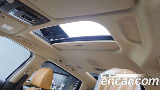 Kia Carnival 2021 — Фото 18/20