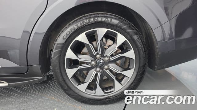 Kia Carnival 2021 — Photo 5/37