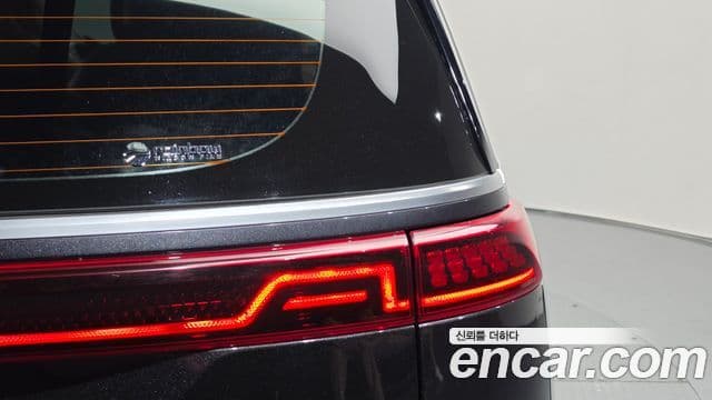 Kia Carnival 2021 — Photo 23/37