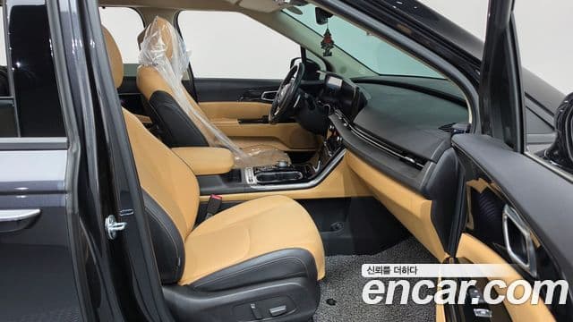 Kia Carnival 2021 — Photo 18/37