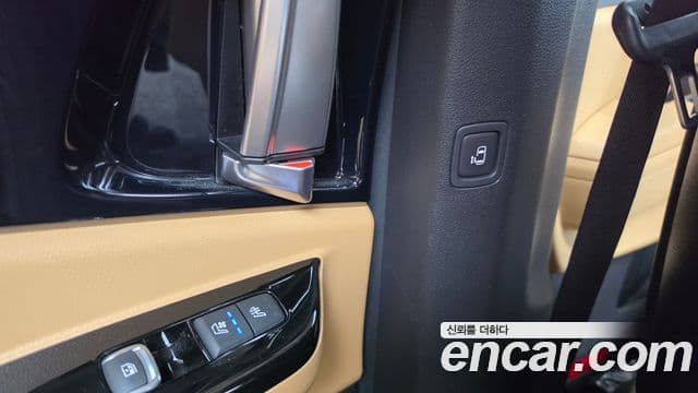 Kia Carnival 2021 — Photo 34/37