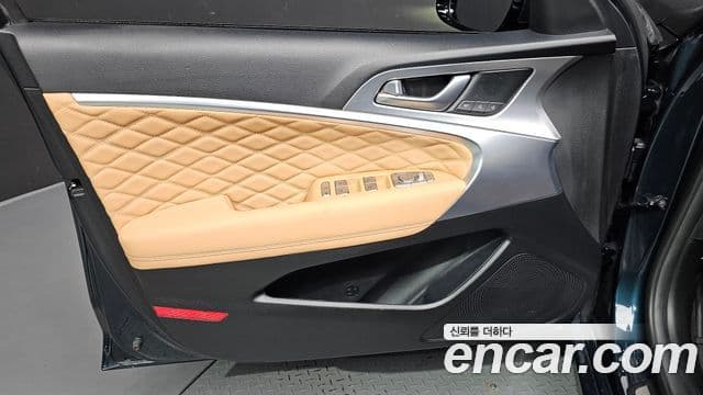 Genesis G70 2022 — ფოტო 24/35