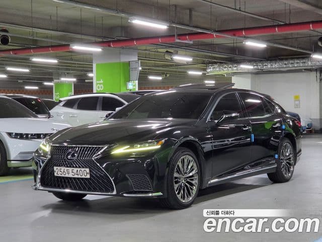 Lexus LS500h 2021 — Şəkil 1/20