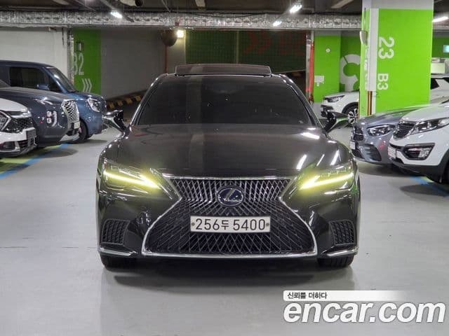 Lexus LS500h 2021 — Şəkil 17/20