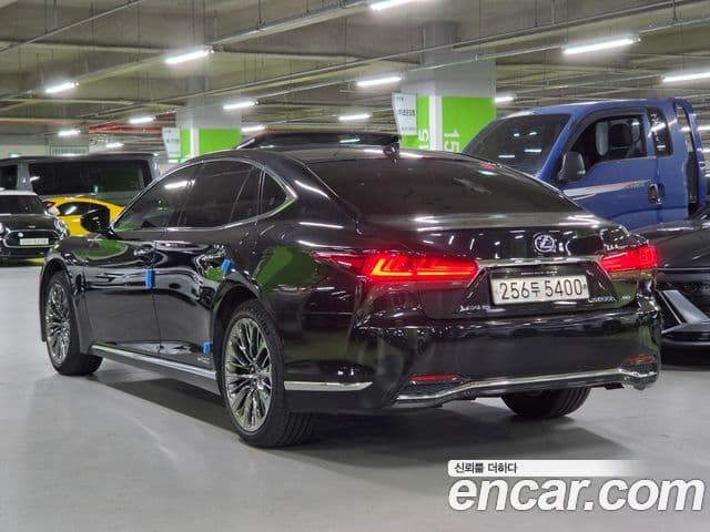 Lexus LS500h 2021 — Şəkil 2/20
