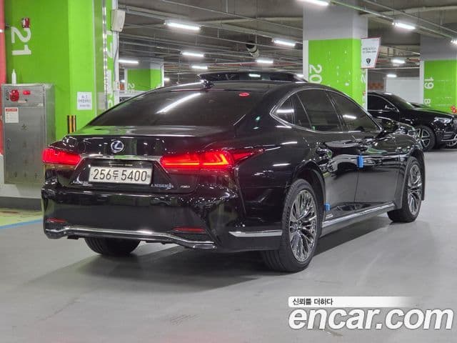 Lexus LS500h 2021 — Şəkil 11/20