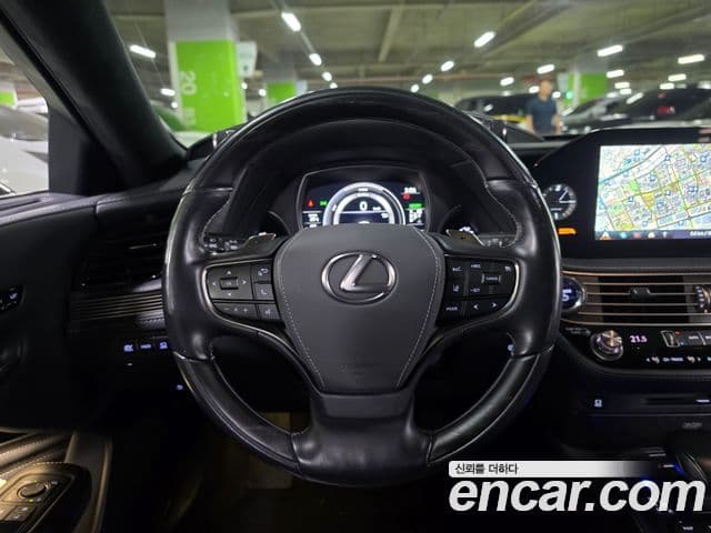 Lexus LS500h 2021 — Şəkil 3/20