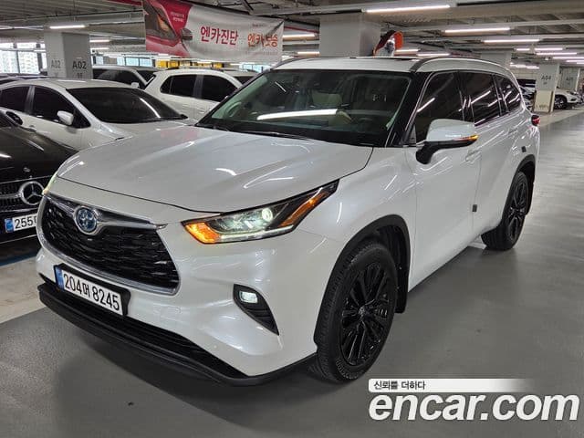 Toyota Highlander 2024 — Photo 18/20