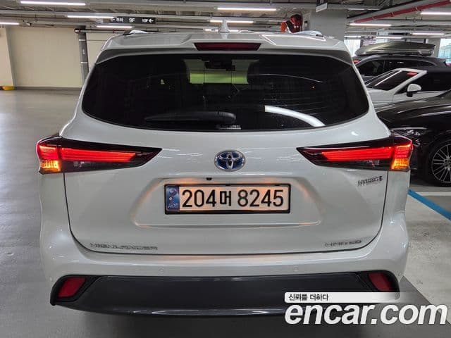 Toyota Highlander 2024 — Photo 19/20