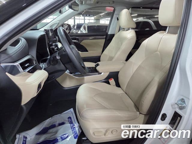 Toyota Highlander 2024 — Photo 6/20