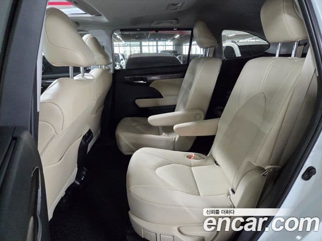 Toyota Highlander 2024 — Photo 3/20