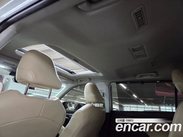Toyota Highlander 2024 — Photo 17/20