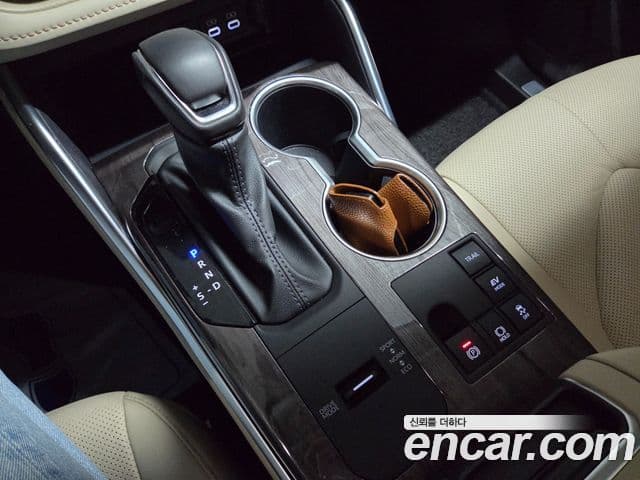 Toyota Highlander 2024 — Photo 16/20