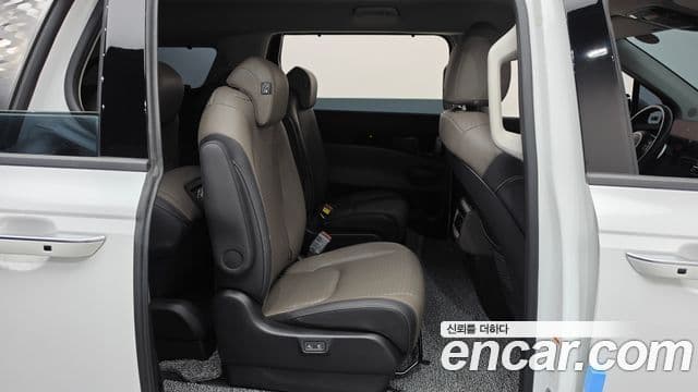 Kia Carnival 2024 — Фото 11/20