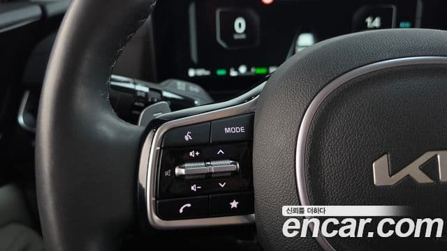 Kia Carnival 2024 — Фото 17/20