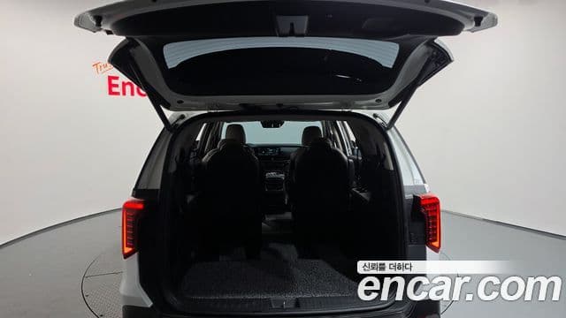 Kia Carnival 2024 — Фото 19/20