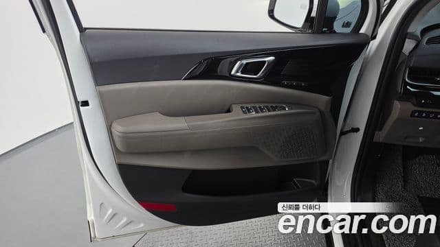 Kia Carnival 2024 — Photo 18/39